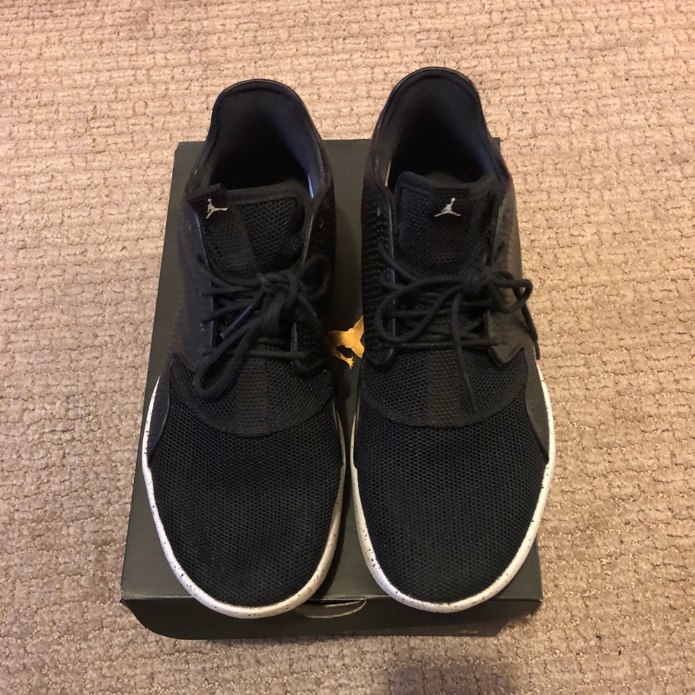 Black Jordan Eclipse